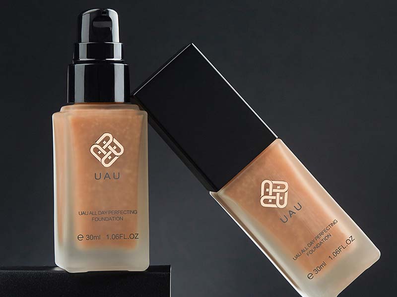 UAU精华泡泡粉底液-1
