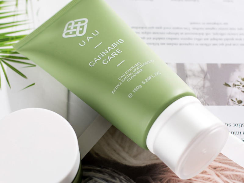 大麻补水洗面奶